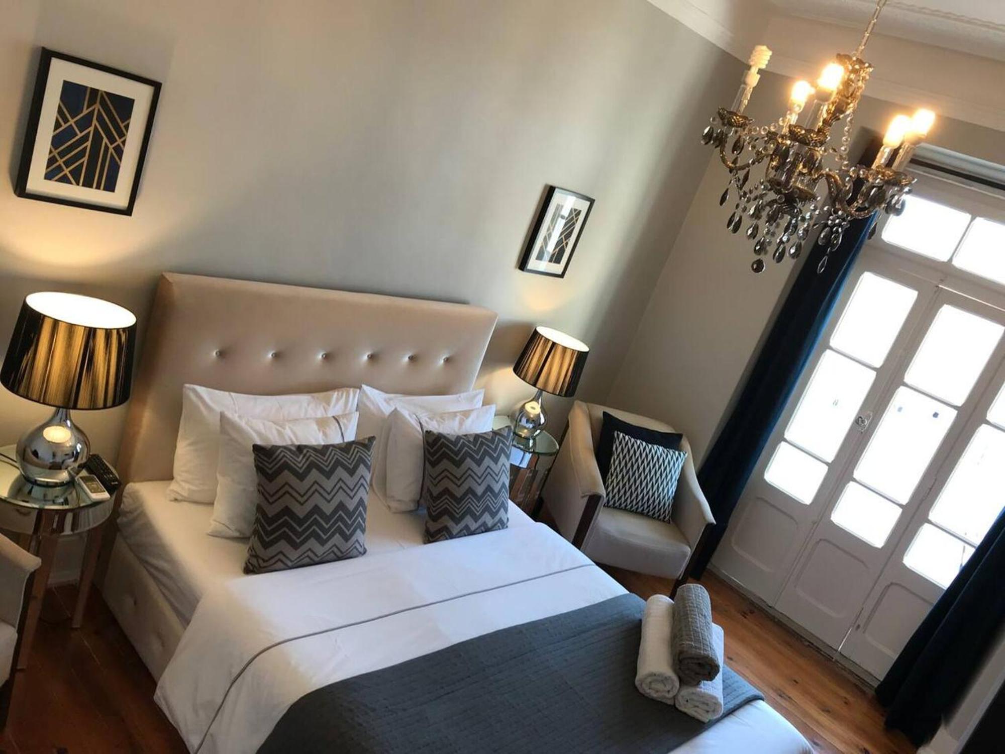 Spacious In 120 M² Fireplace * Lisboa